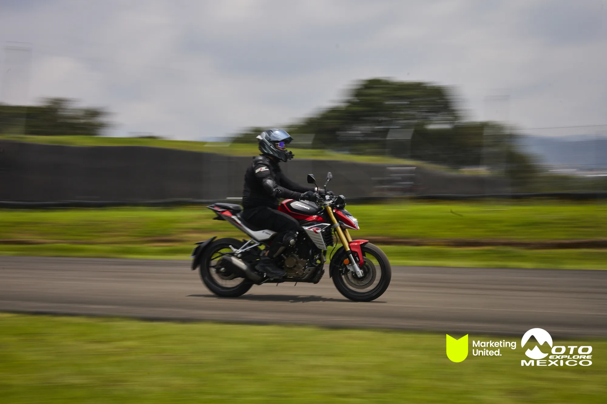 HUNK TRACKDAY 371